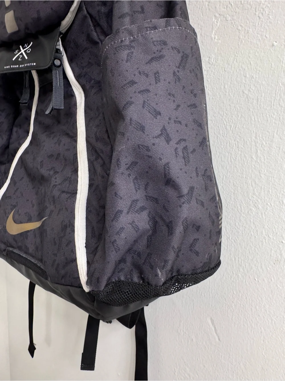 Nike stylish black